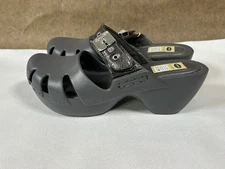 Dr. Scholl's Women's Crazy Feel Good Dance Clogs Size 9M Grey/black Strap