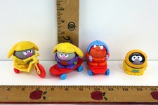 Vtg Nerfuls Parker Brothers 1985 -Lot of 15 4 balls, 3 access,8 costume pcs 