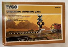 HO Scale TYCO Operating Crossing Gate in Original Box 908:600