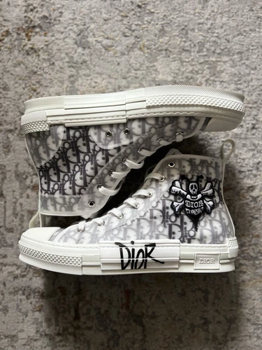 Broderie abeille haut Dior et Shawn B23