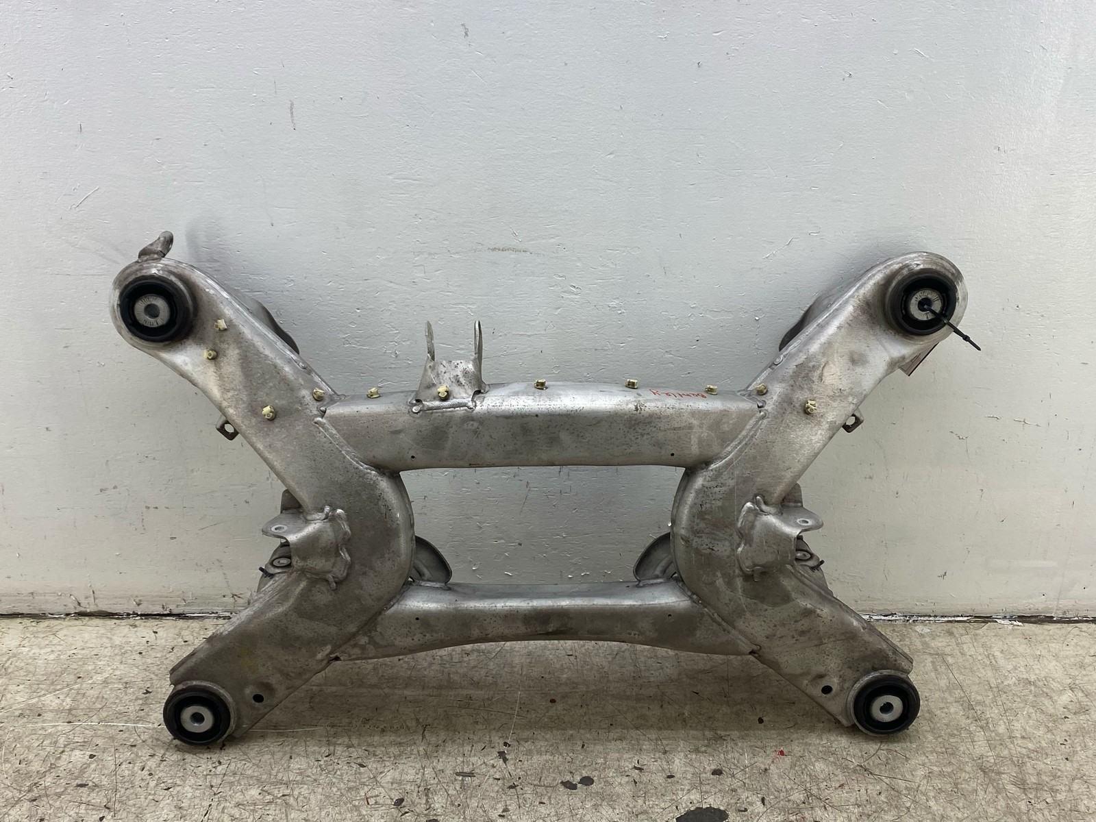 2014-2019 BENTLEY FLYING SPUR 4.0L V-8 REAR ENGINE CROSSMEMBER 4W0505235