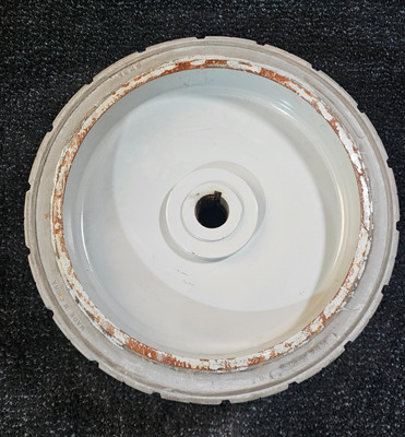 (QTY 1) Total Source 15x5 Gray Mould On Non-Marking Tread Forklift Tire