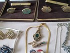 Huge Vintage Signed Avon 28 Pieces Jewelry Lot Necklace Ring Brooch Cufflink Ear — photo 7
