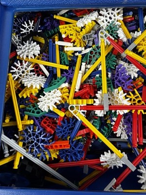 Complete 1800 piece K'NEX Giant Set 60020 (50) Instructions