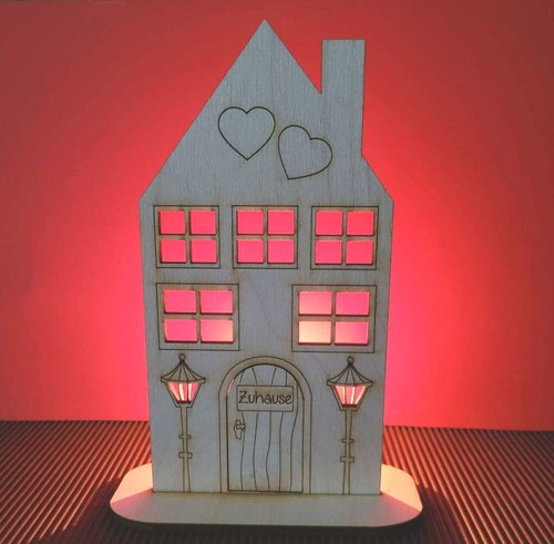 Casa de madera, casa silueta de pie con aberturas de luz con y sin grabado - Imagen 2 de 14