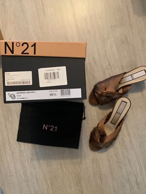 Mules- Mid N°21   Gr . 38,5 RASO  071/CAMMELLO Satin NEU