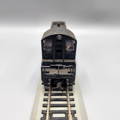 AHM 5014 HO Santa Fe EMD SW-1 Diesellok #2325 Modelleisenbahn - Bild 2 von 8