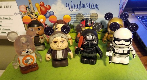 DISNEY Vinylmation 3" Park Set of 8 Force Awakens Star Wars Bb-8 Kylo Han Chaser - Bild 1 von 2