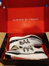 TYR SR-1 Tempo Runner**** WHT/BLK M7 / W8.5**** new in the box