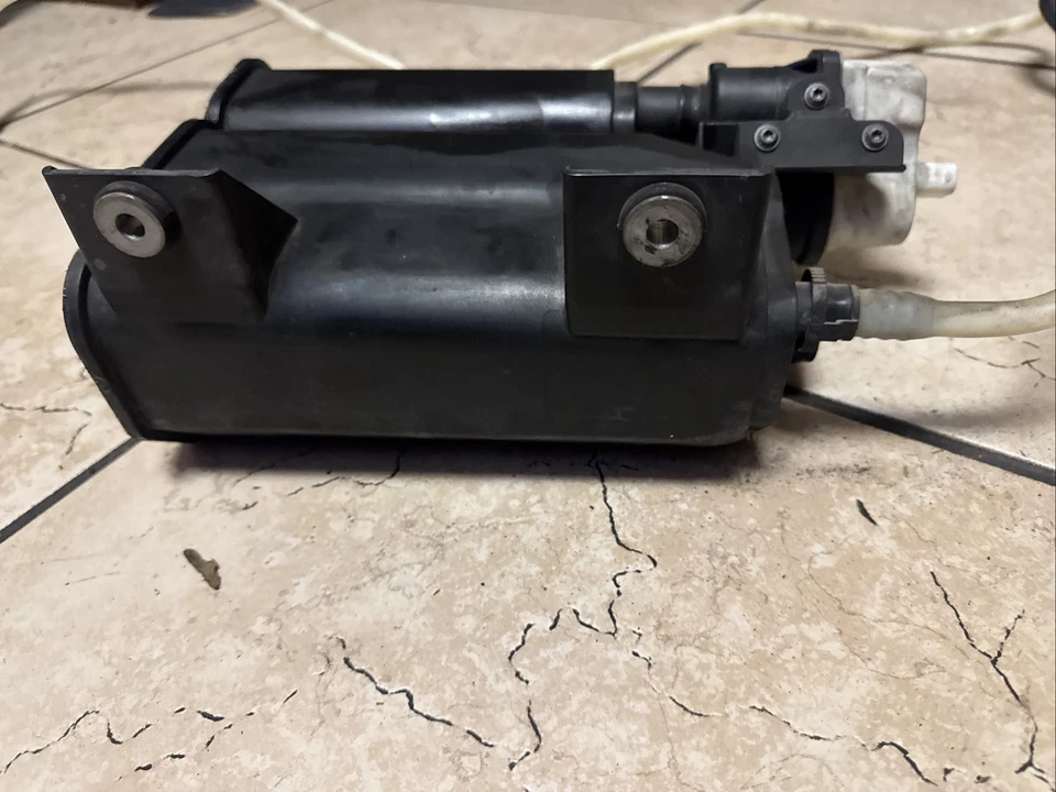 BMW 650I E63 650 2008 bote evap con manguera Foto 4 de 4