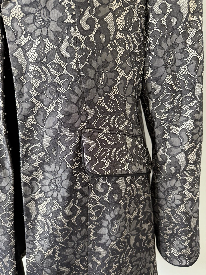 Chaqueta Bisou Bisou Negra Encaje/Desnudo Talla L Nueva Sin Etiquetas A Medida Elegante Clásica Elegante Foto 4 de 4