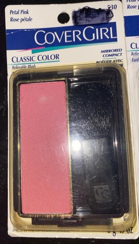 Vintage  COVERGIRL Classic Color Blush 530 Petal Pink  Compact mirror - Picture 1 of 4