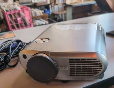 Toshiba TLP-561 Projector Tested& working 