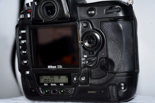 Nikon D3S 12.1 MP FX Digital SLR Camera Body Only. SHUTTER COUNT 290202. SEE PIX - Picture 3 of 13