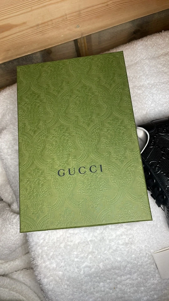 Niños Gucci Cuero Superior y Suela de Goma GG Tenis Becerro 16/T Foto 3 de 4