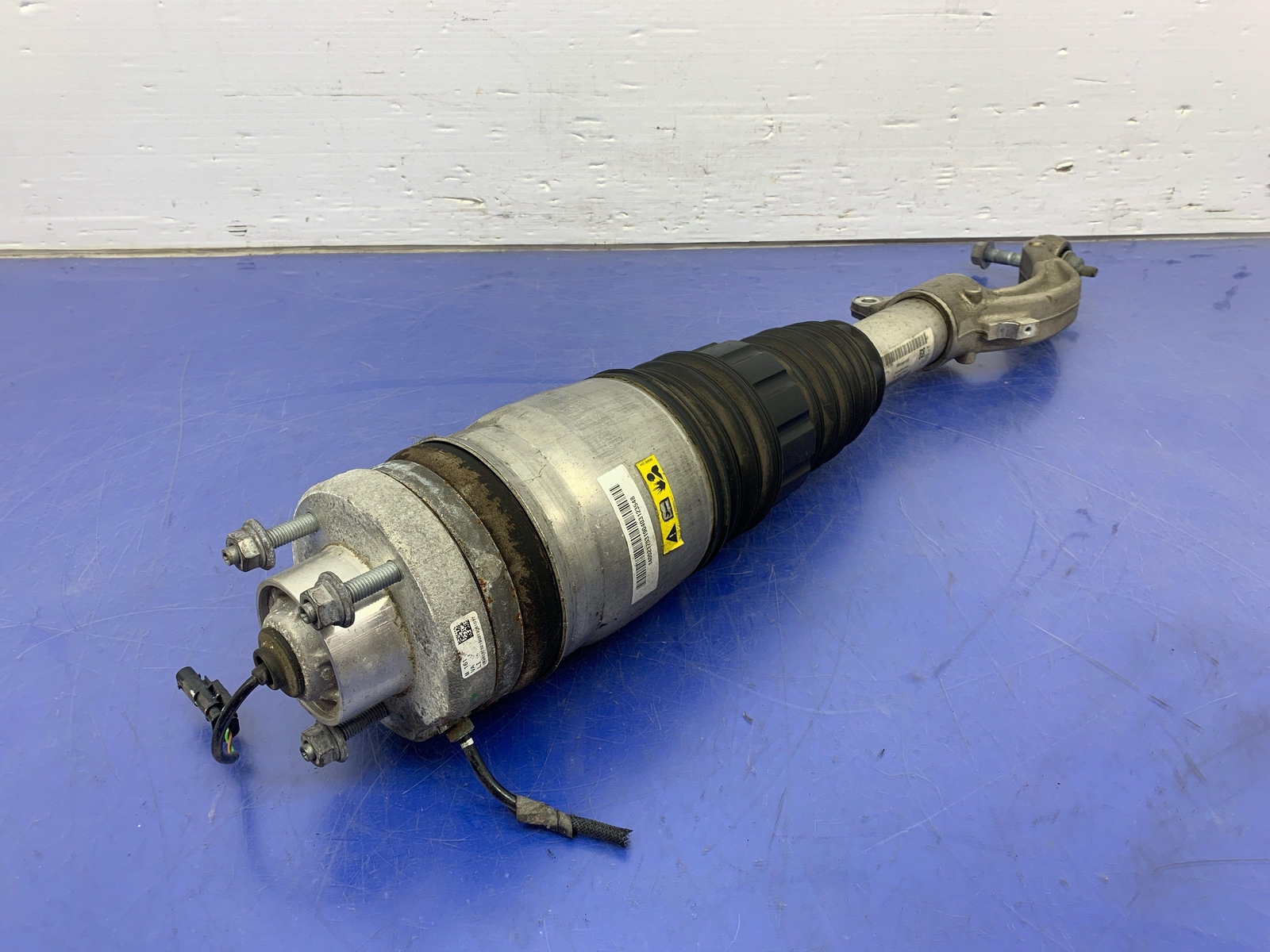 2017-2020 MASERATI LEVANTE 3.0L FRONT LEFT AIR STRUT SHOCK ABSORBER *63K*