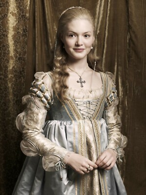 Holliday Grainger as LUCREZIA BORGIA 8x10 Glossy Photo