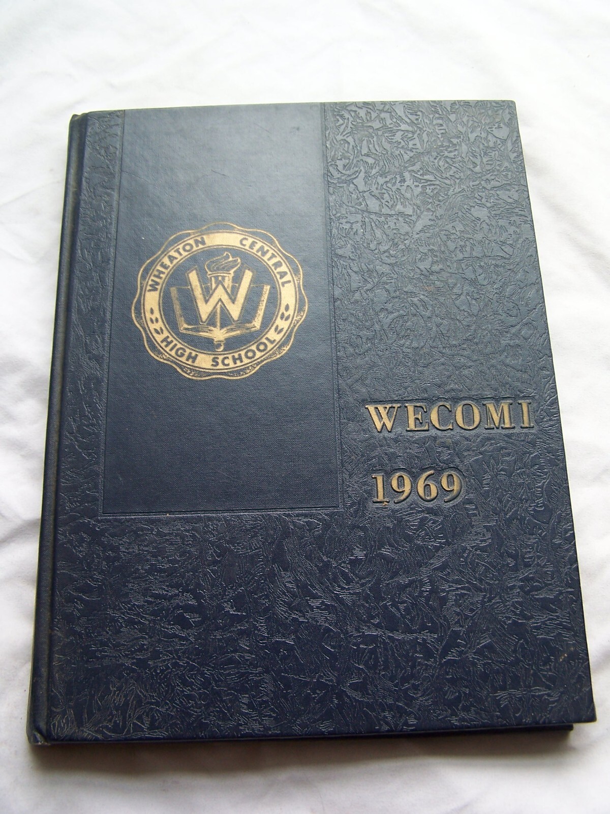 1969 WHEATON CENTRAL HIGH SCHOOL YEARBOOK WHEATON, ILLINOIS JIM BELUSHI