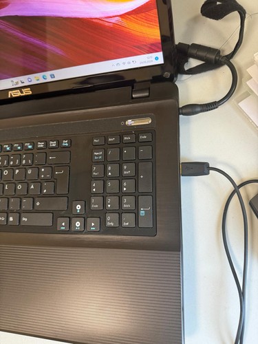 Asus X93S 18,4,FULL HD Core i7 2670QM, 32GB,2 TB SSD.1TB HDD Win 11,Blu-ray - Imagen 2 de 5