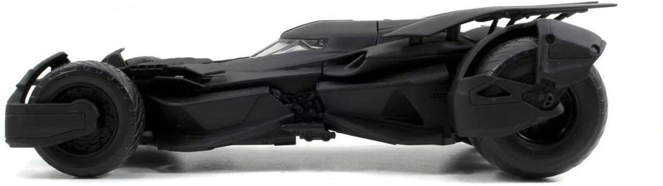 Metals Batman V Superman 1:24 Batmobile Model Kit - Image 4 of 4