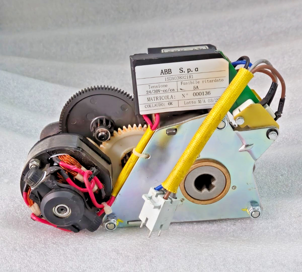 DISPOSITIVO MOTORREDUCTOR ABB SACE S.P.A 1SDA038321R1 24/30V ENVÍO RÁPIDO GRATUITO FRDEX