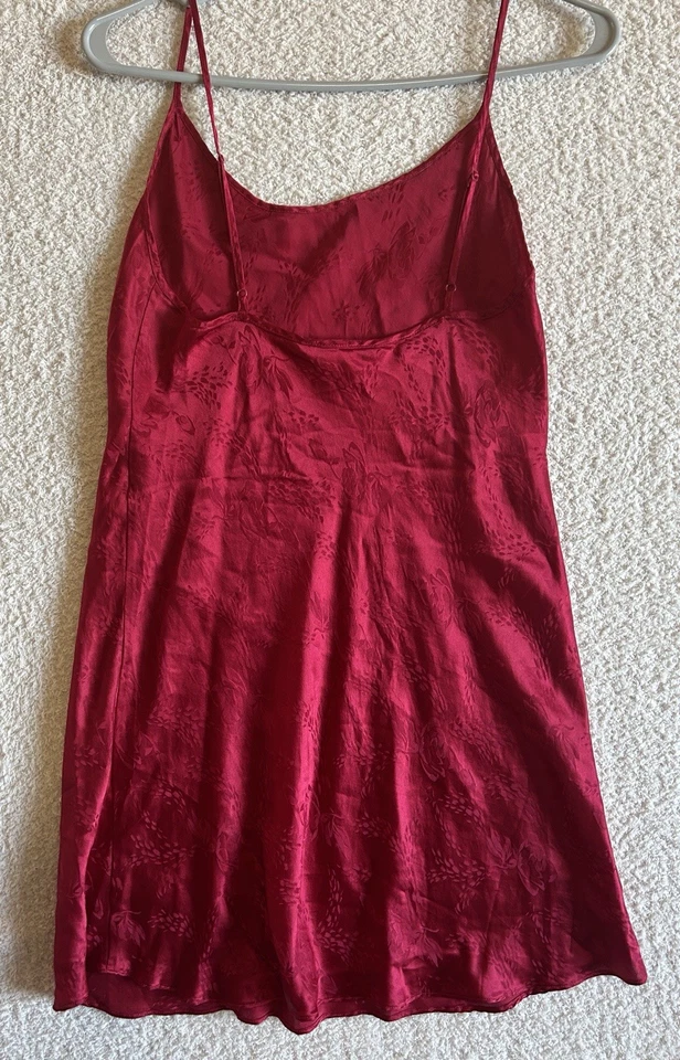 Camisón de seda rojo agosto de colección talla pequeña Foto 4 de 4