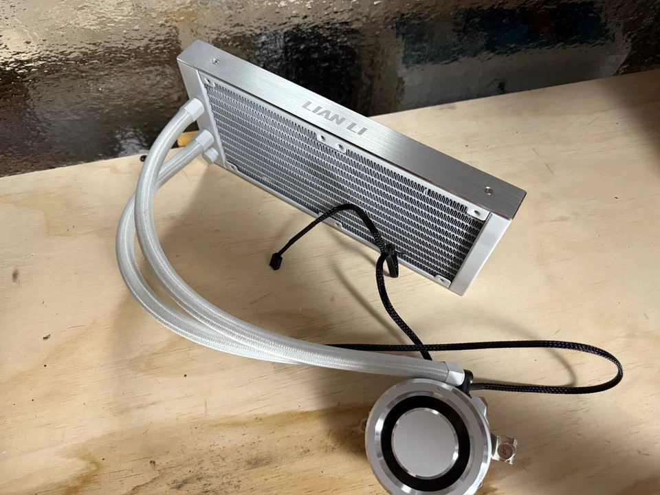 Lian Li GALAHAD AIO 240mm White - image 2 of 2