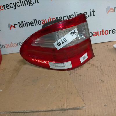 Pfostenleuchte. Ostteil. Links MERCEDES-BENZ Classe E (W/S211) 200 Kompr. TPS SW