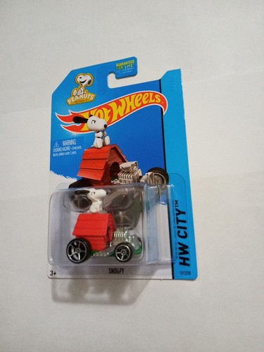 2015 Hot Wheels City Tooned Peanuts Snoopy