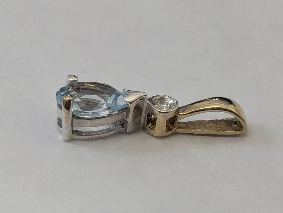 Collar colgante de oro amarillo de 9 quilates con piedras de topacio y diamantes con sello de 5 mm x 16 mm Foto 4 de 4