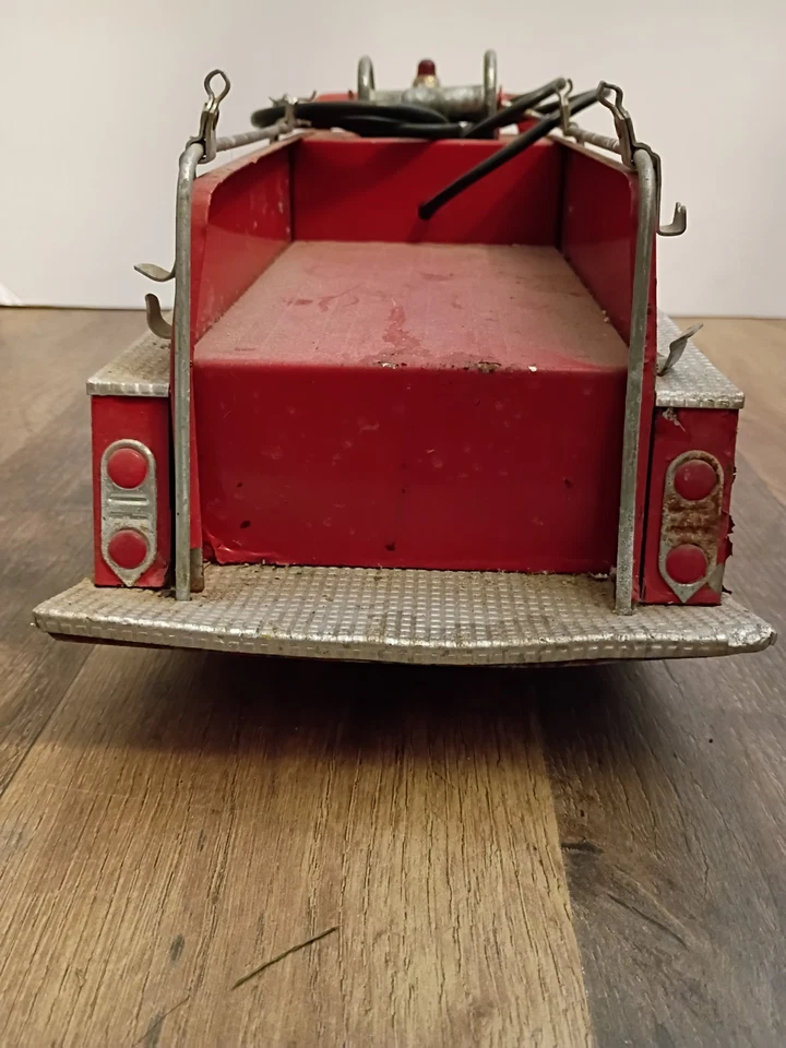 Vintage Tonka Fire Pumper Truck No. 5 Engine Pressed Steel 1962 No Winshield - Image 4 of 4