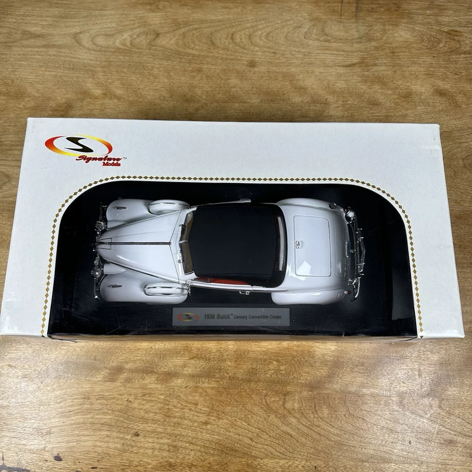 Signature Models Diecast 1/18 White 1938 Buick Century Convertible Coupe - Image 3 of 4
