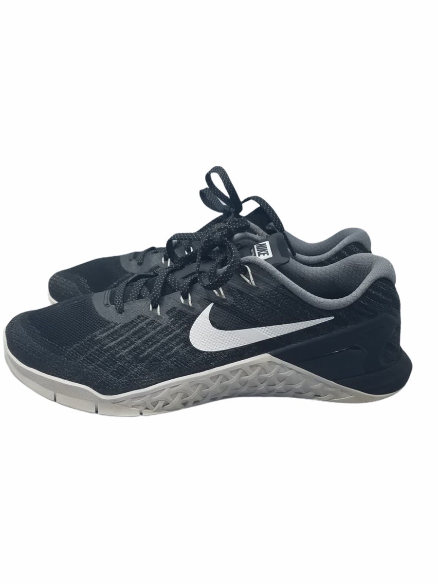 nike metcon 3 black and white