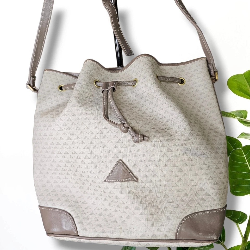 Bolso de hombro Liz Claiborne 1984 de colección con cordón de 10" logotipo triángulo topo Foto 2 de 4