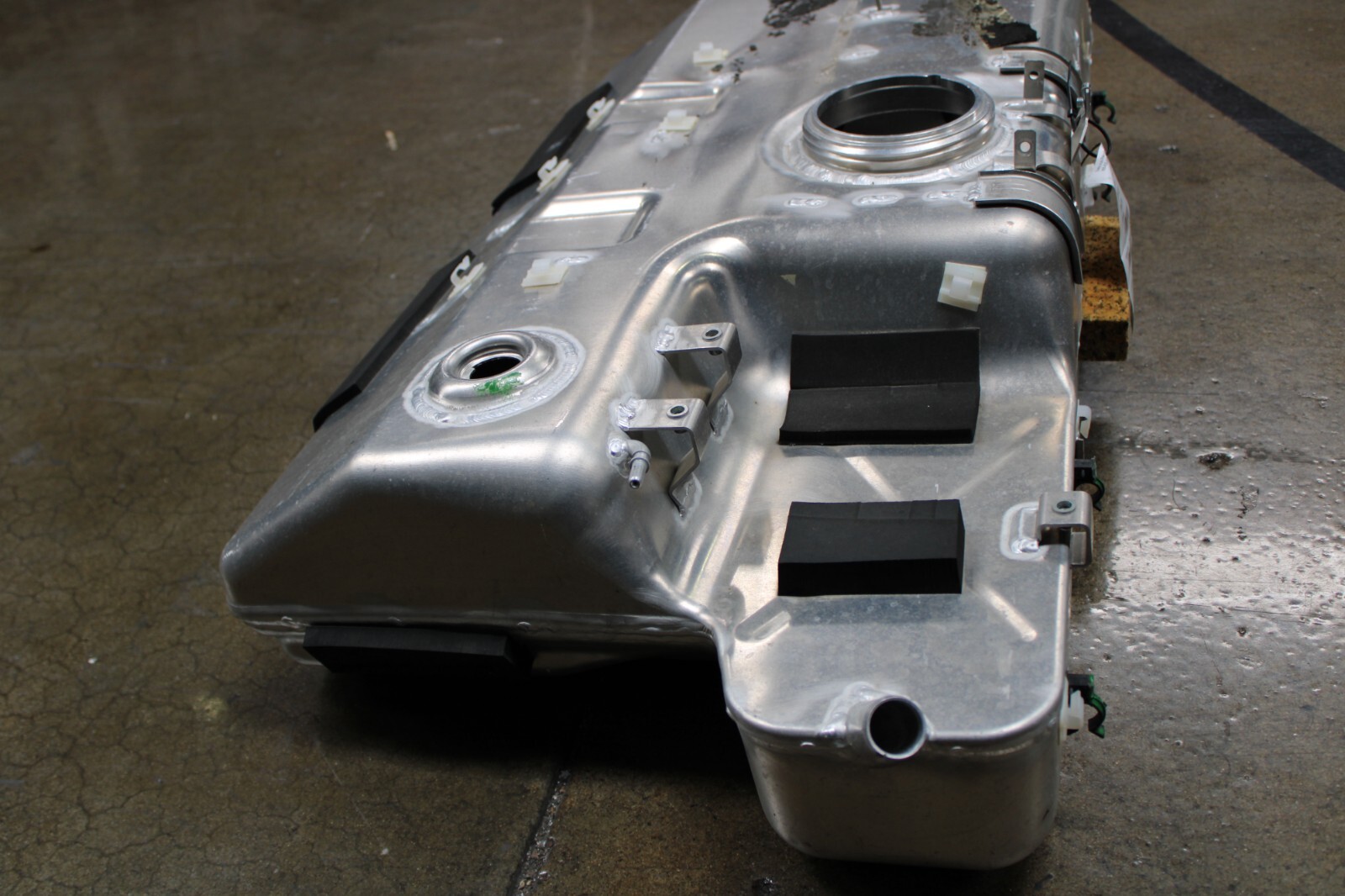 Maserati Granturismo Cabrio Convertible, Spider, Fuel Tank, Used, P/N 246498