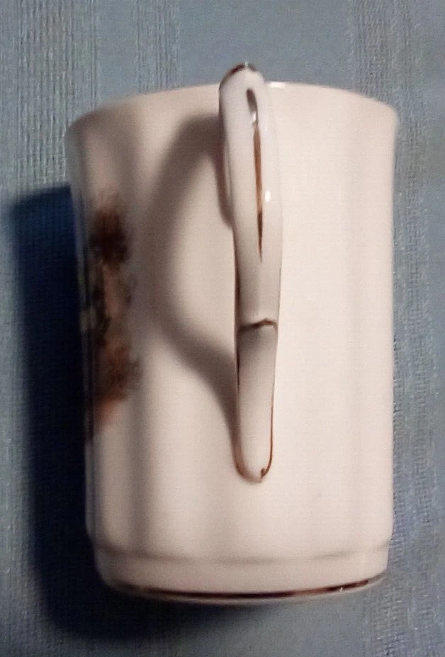 Royal Windsor Her Majesty fine bone china mug England - Image 2 of 4