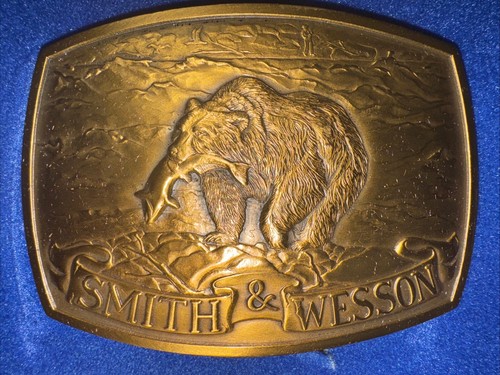 SMITH WESSON Belt Buckle Brass Model# 680 Brown Bear 1982 - Picture 2 of 5