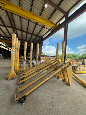 Gorbel 1/2 Ton Freestanding Base Mounted Jib Crane, 9'-0'' Span x 11'-0'' HUB