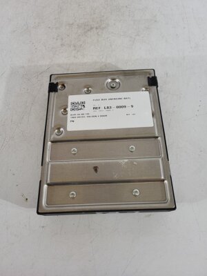 AUDI A4 B8 2.0 TDI 2007-2012 1968 FUSE BOX (IN ENGINE BAY) 8K0907063K L83