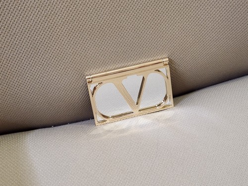 Valentino Makeup Compact Mirror - Picture 9 of 12