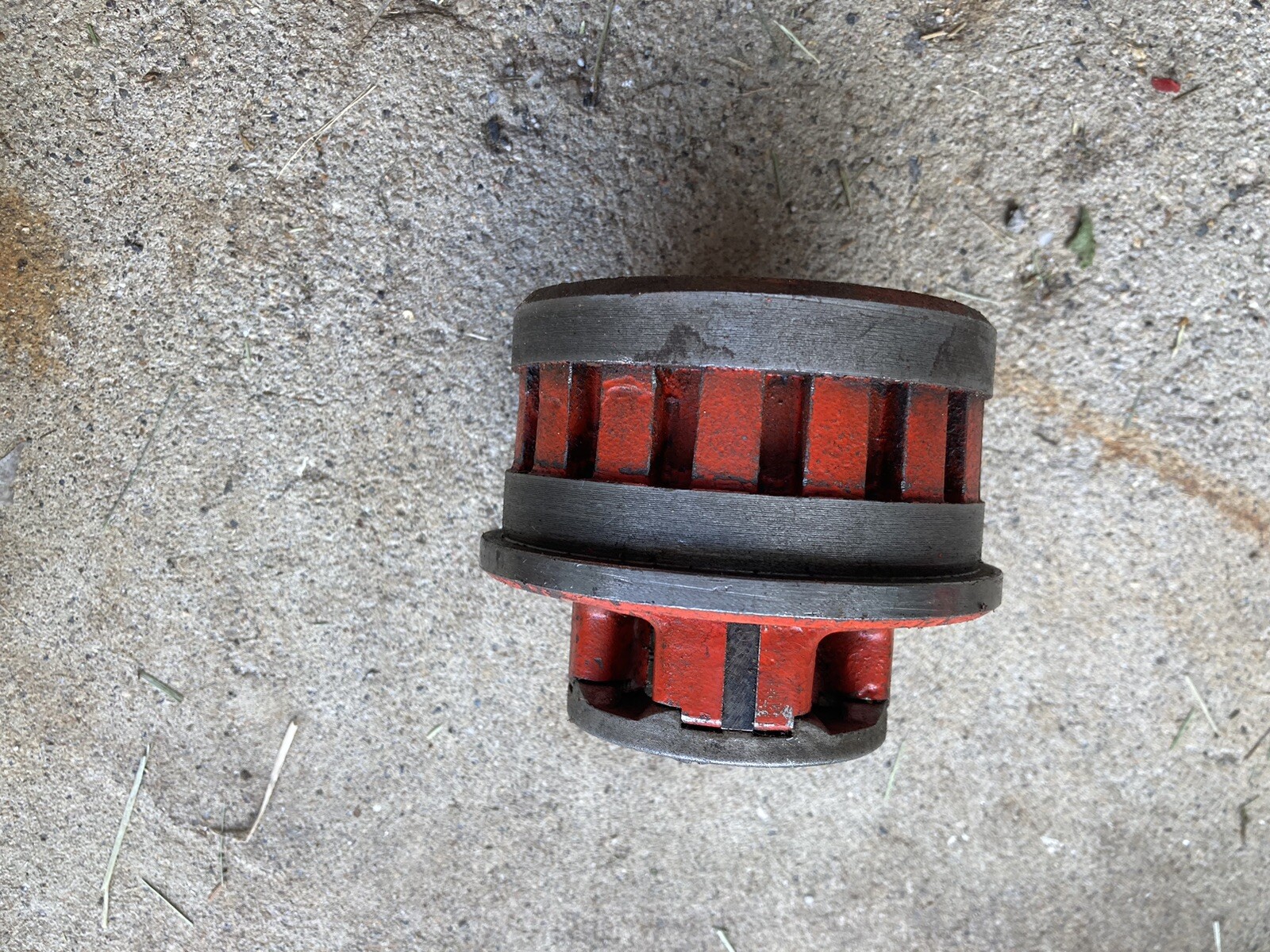 RIDGID PIPE THREADING DIE SET 1/2" and 11/4" FOR 12R eBay