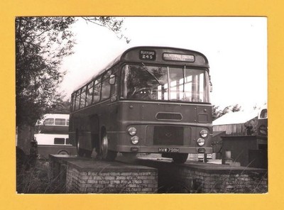 Bus Foto ~ Holmeswood Coaches of Rufford - HVW798H - 1970 Willowbrook Ford R226