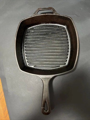 Vintage Lodge Cast Iron Square Griddle Pan Skillet Grill ~ 8SGP 10 Inch ~ USA