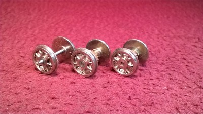 HO PENN LINE EARLY GG1 ELECTRIC ENGINE - POWER TRUCK WHEELS - GOOD GEARS