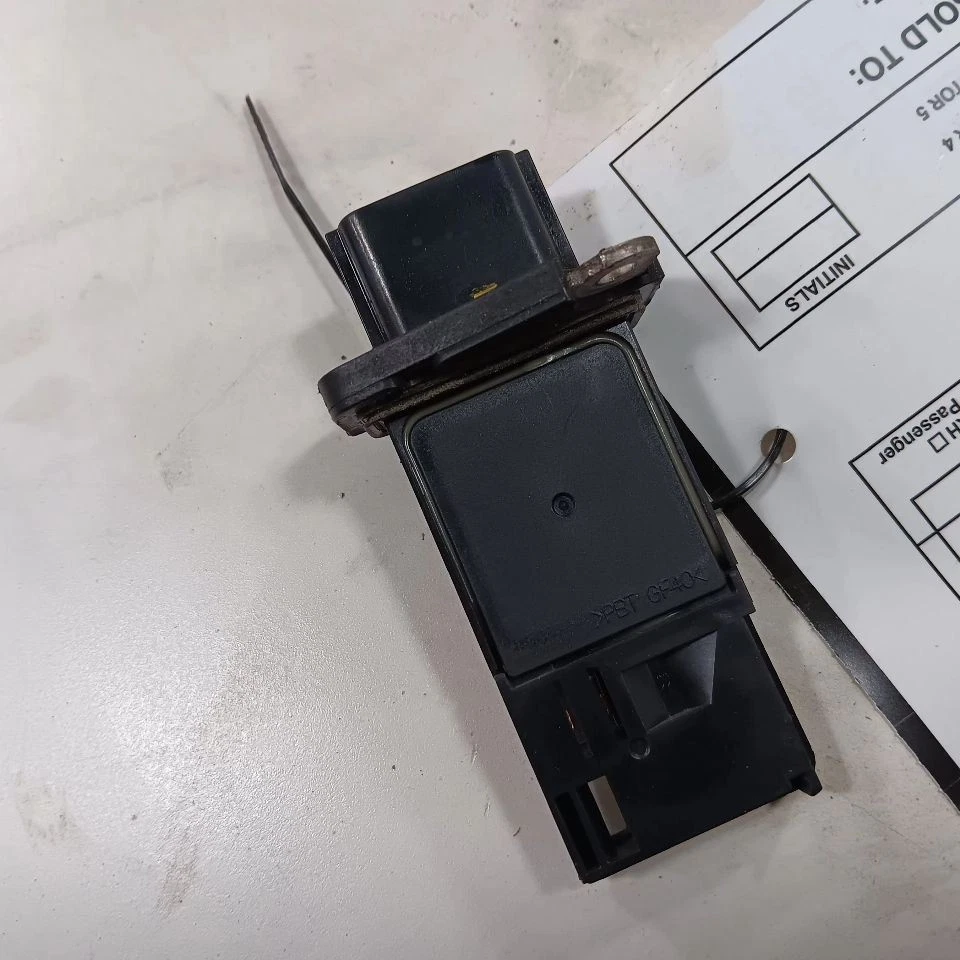 Medidor de flujo de masa de aire compatible con 04-15 17-23 Nissan Armada Foto 2 de 4