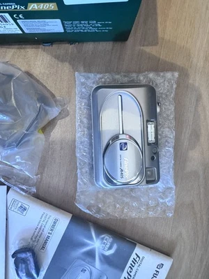 Fujifilm Digital Camera FinePix A405 2.0MP Silver Tested & Working