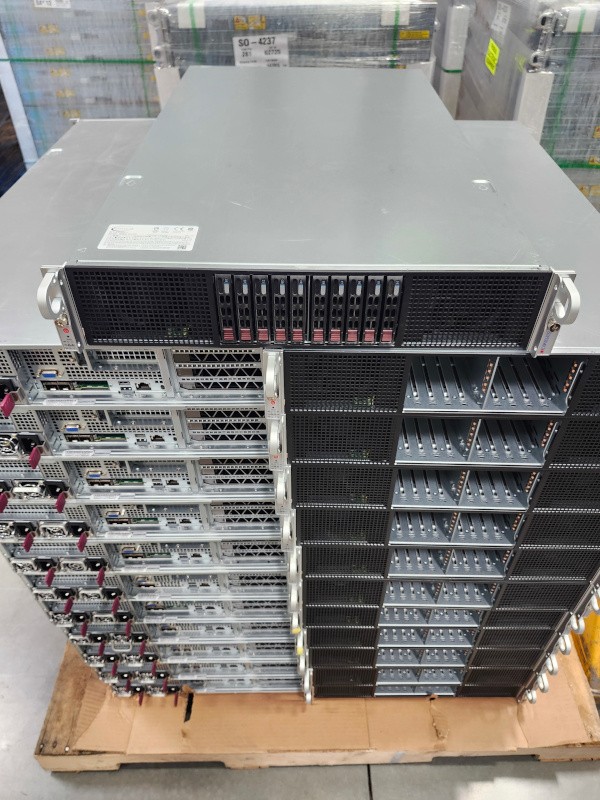 SuperMicro 113-6 Xeon Silver 4110×2 16GB Supermicro AI Server 2x Silver 4110 16-Core 2.1GHz 256GB RAM 6x