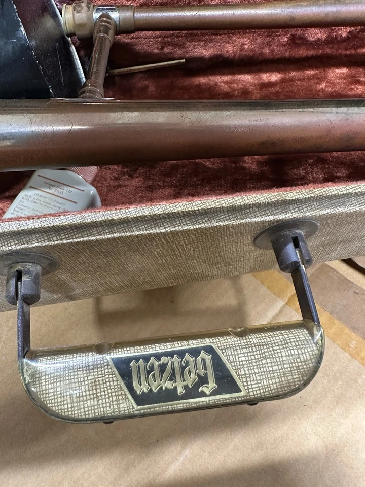 VTG 1940-50s, 50 Deluxe Getzen Trombone w/ORIGINAL case & MOUTHPIECE, Instrument - Image 2 of 4