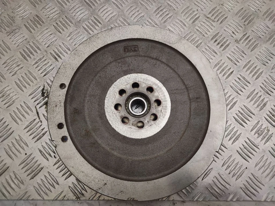 Lexus IS-F 2016 Schwungrad Benzin / Elektro 133kW UTO16459 - Bild 2 von 2