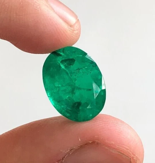 9.50 Cts Green Emerald , Top Quality Faceted Doublet Gemstone - Image 4 of 4